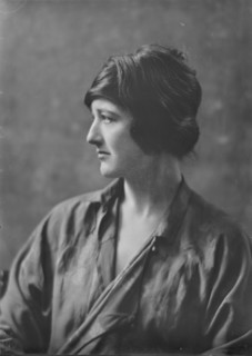 Miss Dianthe Pattison, portrait photograph, 1919 Mar. 26. Creator: Arnold Genthe.