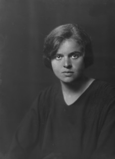 Miss Pollitzer, portrait photograph, 1918 Sept. 24. Creator: Arnold Genthe.