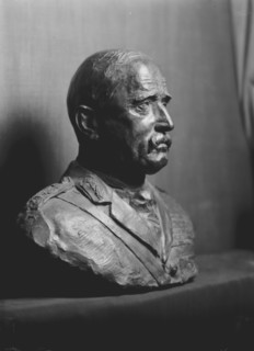 Portrait bust by Jo Davidson, 1922. Creator: Arnold Genthe.