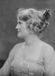 Miss Sally Prescott, portrait photograph, 1919 June 2. Creator: Arnold Genthe.