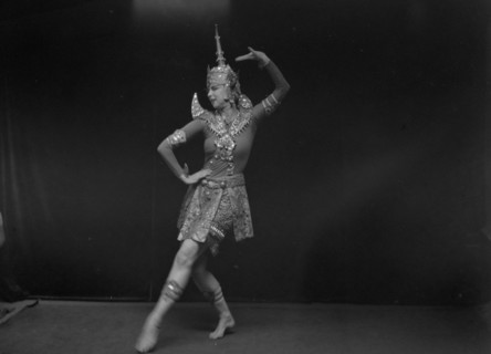 Ruth St. Denis, between 1910 and 1935. Creator: Arnold Genthe.