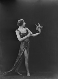 Miss Ernani Seibel, portrait photograph, 1919 June 21. Creator: Arnold Genthe.