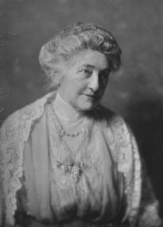 Mrs. Stow, portrait photograph, 1918 Feb. 5. Creator: Arnold Genthe.
