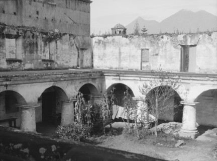 Travel views of Cuba and Guatemala, between 1899 and 1926. Creator: Arnold Genthe.
