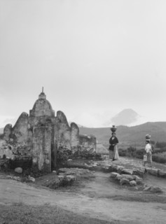 Travel views of Cuba and Guatemala, between 1899 and 1926. Creator: Arnold Genthe.