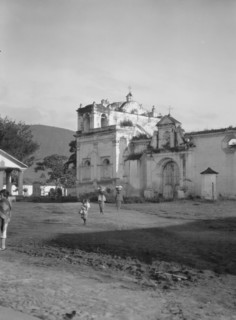Travel views of Cuba and Guatemala, between 1899 and 1926. Creator: Arnold Genthe.