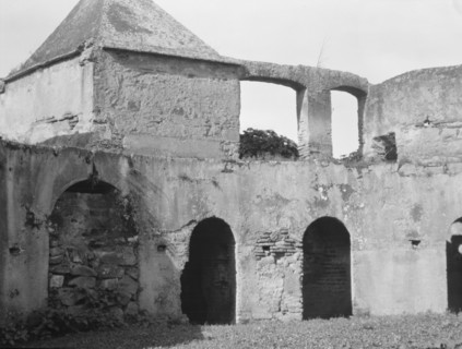 Travel views of Cuba and Guatemala, between 1899 and 1926. Creator: Arnold Genthe.