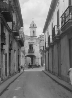 Travel views of Cuba and Guatemala, between 1899 and 1926. Creator: Arnold Genthe.