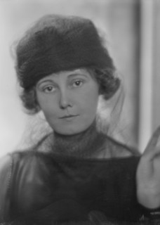 Mrs. W.H. Van Velck, portrait photograph, 1918 June 15. Creator: Arnold Genthe.