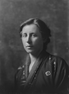Mrs. Hans Zinsser, portrait photograph, 1918 Mar. 26. Creator: Arnold Genthe.