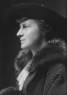 Motley, A.H., Mrs., portrait photograph, 1915. Creator: Arnold Genthe.