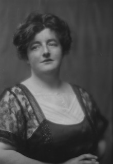 Norris, Charles G., Mrs., portrait photograph, 1913. Creator: Arnold Genthe.