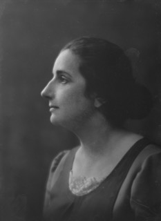 Parkhurst, Genevieve, Mrs., portrait photograph, 1917 Nov. 9. Creator: Arnold Genthe.