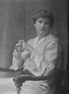 Parsons, W.E., Mrs., portrait photograph, 1915 July 3. Creator: Arnold Genthe.
