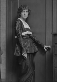 Plimpton, Albert, Mrs., portrait photograph, 1913 Dec. 18. Creator: Arnold Genthe.