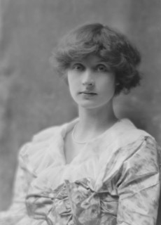 Rosen, Walter T., Mrs., portrait photograph, 1915. Creator: Arnold Genthe.