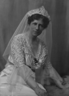 Talcott, J.F., Mrs., portrait photograph, 1917 May 9. Creator: Arnold Genthe.