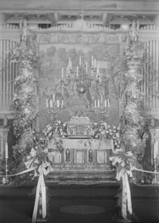 Breese wedding, portrait photograph, 1915. Creator: Arnold Genthe.