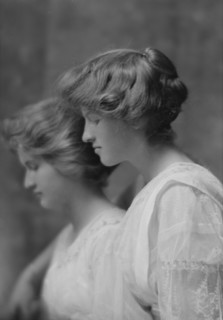 Ward, Dorothy, Miss, and Jane Ward, portrait photograph, 1914 June 11. Creator: Arnold Genthe.