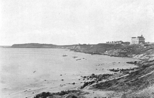 ''Dakar et le palais du gouverneur general; L'Ouest Africain', 1914. Creator: Unknown.