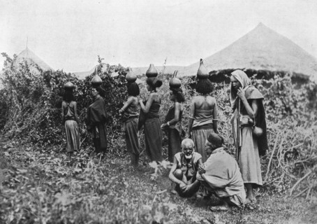 ''Environs de Harar. Jeunes filles Gallas revenant du puits; Le Nord-Est Africain', 1914. Creator: Unknown.