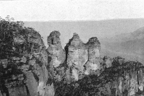 ''Les Trois Soeurs dans les Montagnes Bleues; Les Terres Du Pacifique', 1914. Creator: Unknown.