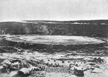 ''Un cratere en activite aux iles Hawai; Les Terres Du Pacifique', 1914. Creator: Unknown.