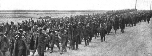 'Sur le front Russe; Une des immenses caravanes de prisonniers autrichiens,' 1916. Creator: Unknown.