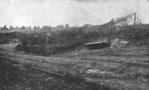 'La Bataille de la Somme; artillerie Britannique', 1916. Creator: Unknown.