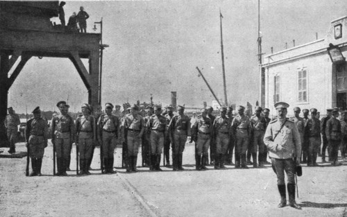 'Les allies a Salonique; L'arrivee des Russes: le general russe Artamanof', 1916. Creator: Unknown.