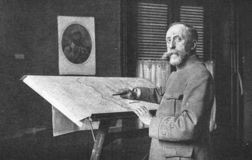 'La general de Villaret dans la piece ou il travaille', 1916. Creator: Unknown.