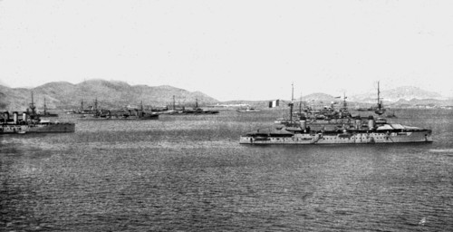 'Un mouvement national a Salonique; L'escadre franco-britannique au mouillage de Salamine', 1916. Creator: Unknown.