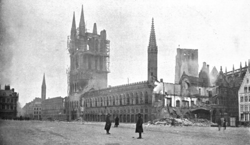 'La Bataille des Flandres; A Ypres, le 24 novembre 1914: les ruines des Halles', 1914 Creator: Unknown.