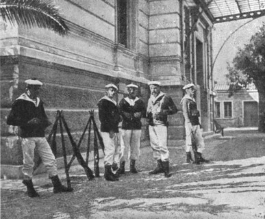 'Les evenements de Grece; Les marins francais gardant le Legation de France a Athenes', 1916. Creator: Unknown.