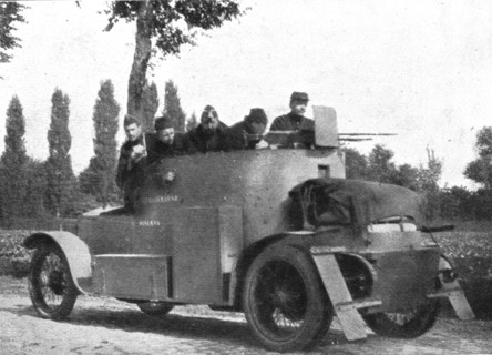 'Sans cesse en mouvement, les autos-mitrailleuses blindees harcelent les colonnes allemandes', 1914. Creator: Unknown.