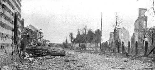 ''A Perthes-les Hurlus; Une maison et la rue de l'Eglise a Perthes-les Hurlus', 1915. Creator: Unknown.
