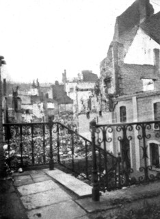 ''Dinant et Louvain: Dinant; le vide derriere les facades branlantes', 1914. Creator: Unknown.