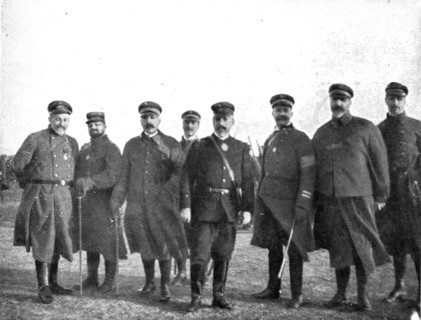 'Le Drapeau des Fusiliers Marins; L'etat-major des fusiliers, au centre, l'amiral Ronarc'h', 1915. Creator: Unknown.
