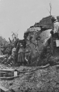 'La bataille de la Somme; Abri betonne allemand pres de la gare de Combles', 1916. Creator: Unknown.
