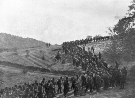'La Serbie Courageuse; Traversant le col de Goutchevo, l'armee serbe monte a l'offensive', 1914 Creator: Unknown.