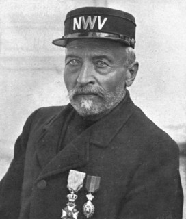 ''L'Alliance avec la mer; M Karel Cogge, qui assura l'inondation de la region de Nieuport', 1914. Creator: Polinet.