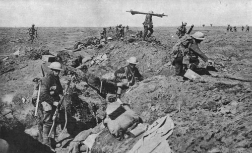 'La bataille de la Somme; Trois instantanes de l'attaque Britannique du 25 septembre..., 1916. Creator: Unknown.