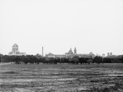 The Ponce de Leon from the R.R. station, between 1880 and 1897. Creator: William H. Jackson.