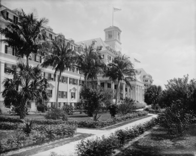 Hotel Royal Poinciana, Palm Beach, Fla., c1900. Creator: Unknown.