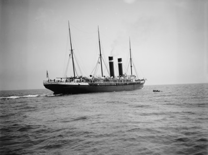 Str. Philadelphia dropping her pilot, c1903. Creator: Unknown.