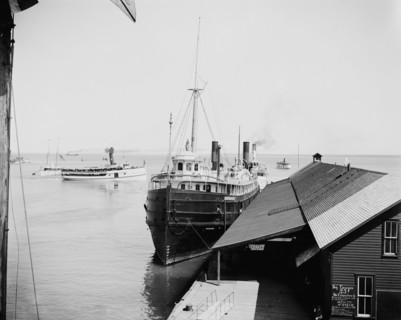 Peerless at Mackinac Island, between 1900 and 1906. Creator: Unknown.