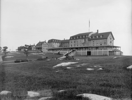 Oceanic Hotel and cottages, Star Island, Isles of Shoals, N.H., between 1900 and 1906. Creator: Unknown.