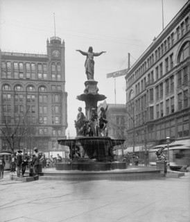 Tyler Davidson Fountain, Cincinnati, O[hio], c1904. Creator: Unknown.