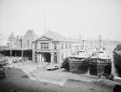 U.S. Government Dock and Wall Street Ferry, New York, between 1900 and 1905. Creator: Unknown.