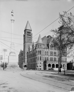 Steele High School and Soldiers' Monument, Dayton, O[hio], between 1900 and 1906. Creator: Unknown.